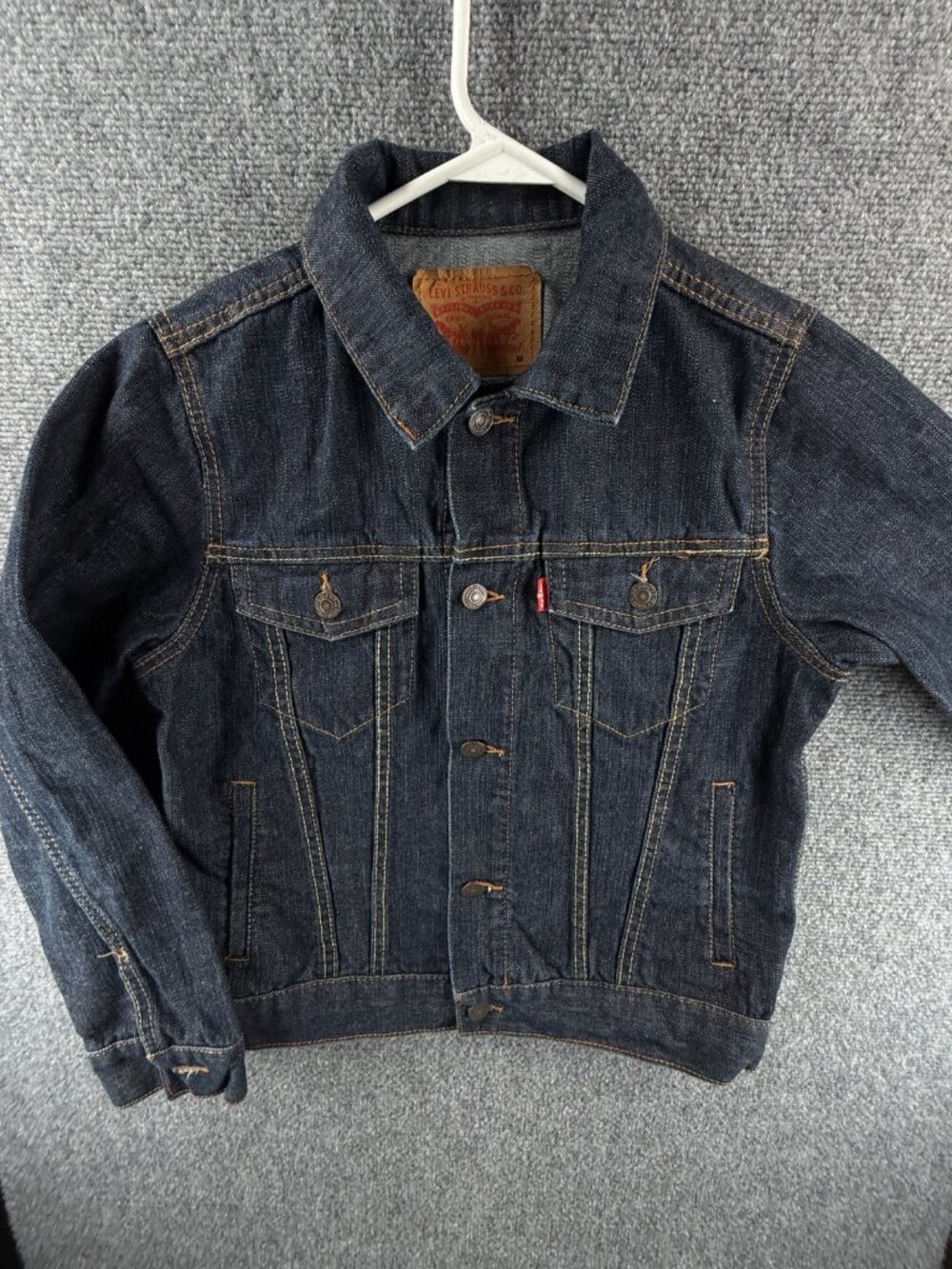 Levis Denim Jacket Boys Size Medium Blue Dark Wash Metal Buttons Classic Cotton